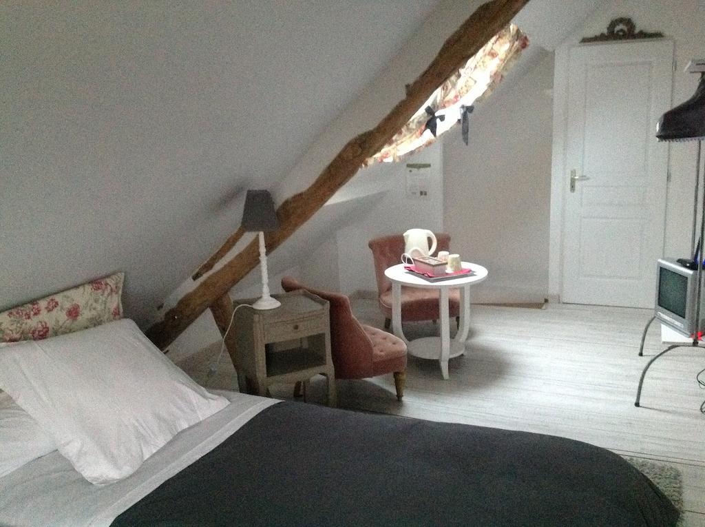 Le Saint Aubin- Maison D Hotes Dans Ce Monastere Du 16 Siecle アンフルヴィル・ラ・カンパーニュ 部屋 写真
